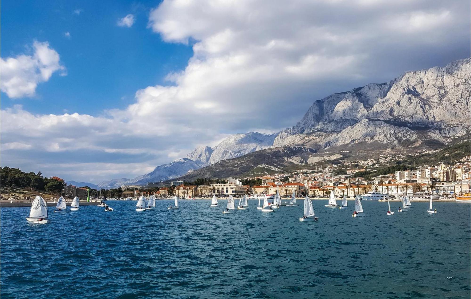 1 Bedroom Stunning Apartment In Makarska Extérieur photo